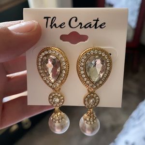 Gorgeous dang go to earrings.